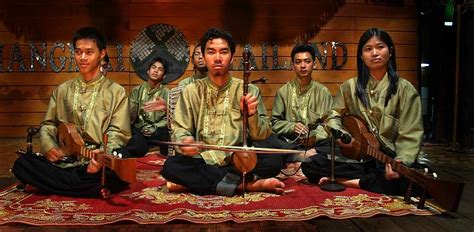 Othong's Bangkok Beats: An Explosive Fusion of Traditional Thai Music and Modern Electronic Sounds!